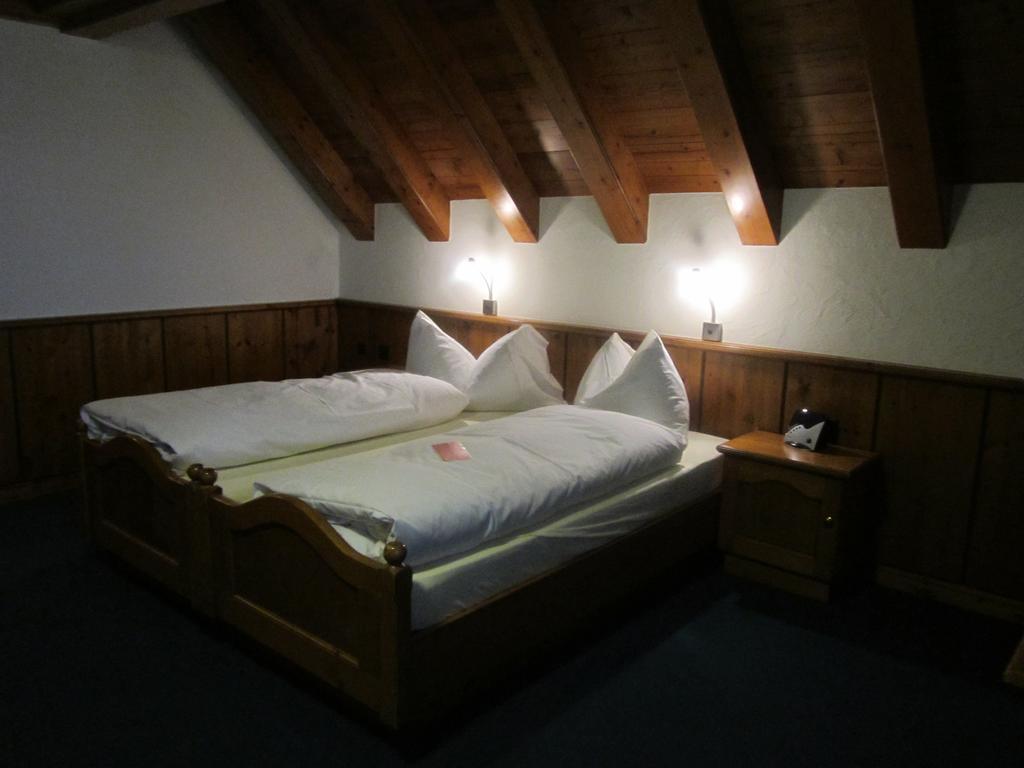Hotel Zum Kreuz Aarau Bagian luar foto