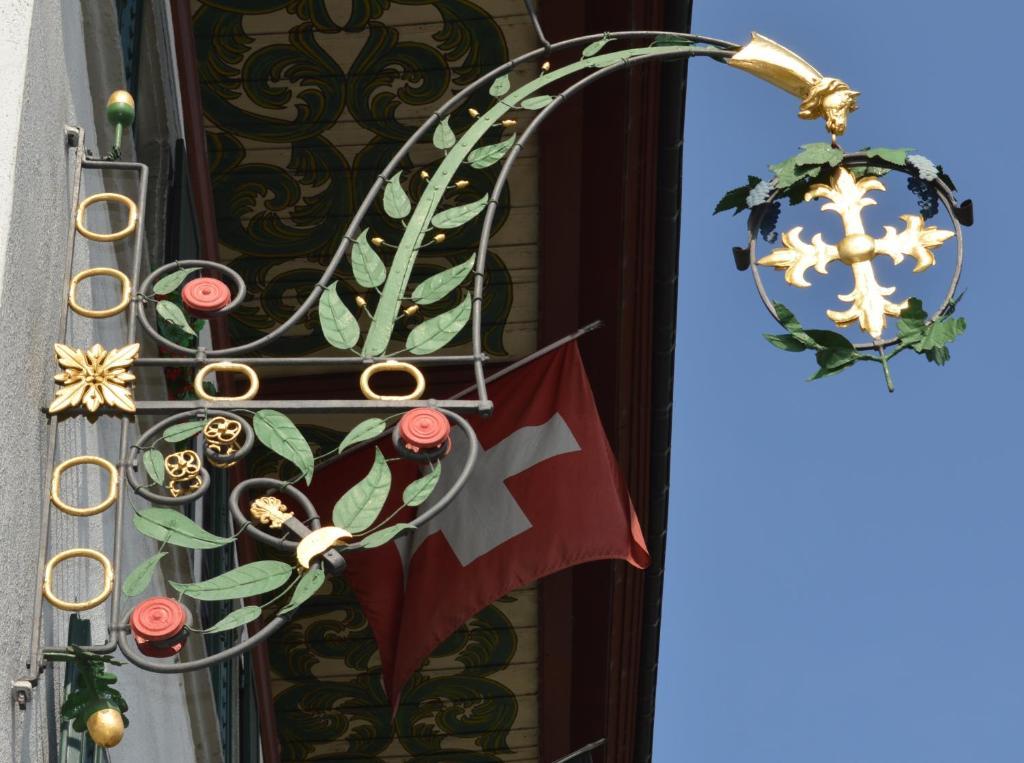 Hotel Zum Kreuz Aarau Bagian luar foto
